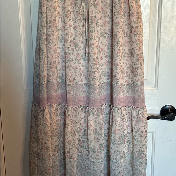 Thursday Island Floral Midi Dress in Soft Pink - Picture 2 of 8